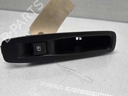 Used Right rear window switch RENAULT MEGANE IV Hatchback (B9A/M/N_) 1.2 TCe 130 (B9MR) (130 hp) 32175565