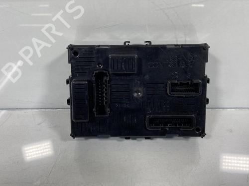 Used Fuse box RENAULT CLIO III Hatchback Van (SB_, SR_) [2005-2025]  19956869