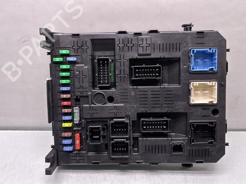 Used Fuse box CITROËN C5 III Break (RW_) 2.0 HDi 150 / BlueHDi 150 (RWRHEJ, RWRHE8) (150 hp) 30082618