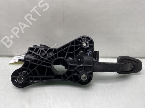 Used Clutch pedal Clutch pedal RENAULT CLIO V (B7_) 1.5 Blue dCi 100 (B7AD) (101 hp) 25813813 25813813