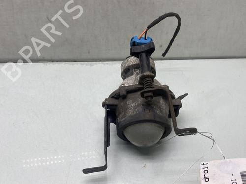 Used Right front fog light KIA CEE'D Hatchback (ED) 1.6 CRDi 90 (90 hp) 28385371