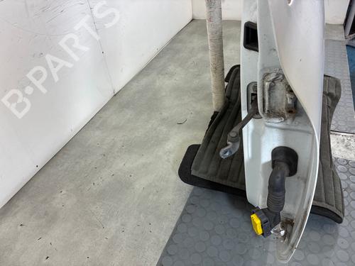 Used Left front door Left front door RENAULT CLIO II (BB_, CB_) 1.5 dCi (B/CB3M) (64 hp) 39707970 39707970
