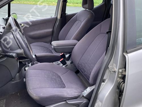 Left headlight MERCEDES-BENZ A-CLASS (W168) A 170 CDI (168.008) | BP31646691C28 