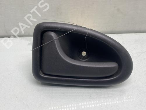 Venstre bak invendig håndtak RENAULT CLIO II (BB_, CB_) 1.5 dCi (B/C2J) (68 hp) 28705174