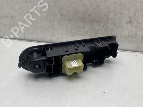Used Left front window switch Left front window switch RENAULT CLIO IV (BH_) 1.5 dCi 75 (75 hp) 19960329 19960329