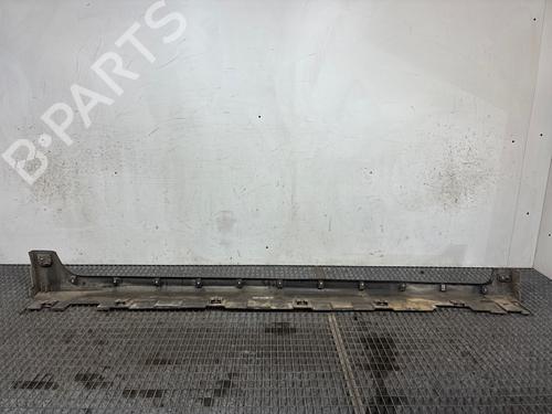 Used Left sideskirt Left sideskirt 37997729 37997729