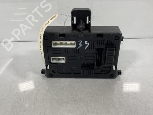 Used Fuse box Fuse box RENAULT CLIO III (BR0/1, CR0/1) 1.5 dCi (C/BR0G, C/BR1G) (68 hp) 19994185 19994185