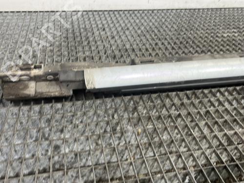 right-sideskirt-dacia-sandero-2008-32710264 main image