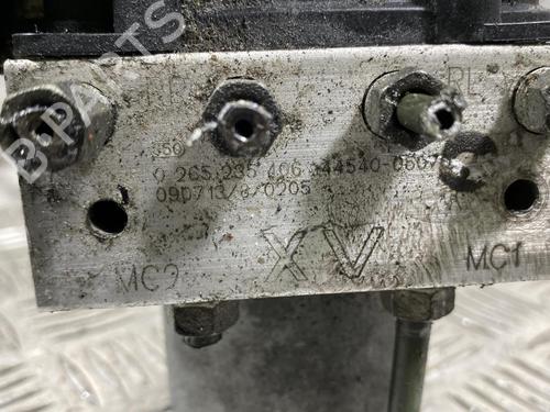 Used ABS pump TOYOTA AVENSIS Estate (_T27_) 2.2 D-4D (ADT271_, ADT271R) (150 hp) 20022386