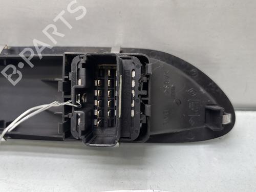 Used Left front window switch Left front window switch RENAULT LAGUNA II (BG0/1_) [2001-2007] 32495700 32495700