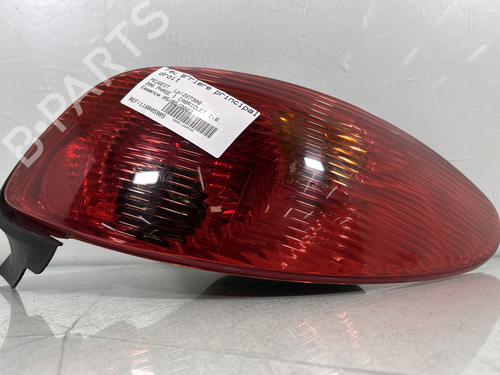 Piloto trasero derecho PEUGEOT 206 CC (2D) 1.6 16V (2DNFUF, 2DNFUR) (109 hp) 32389448