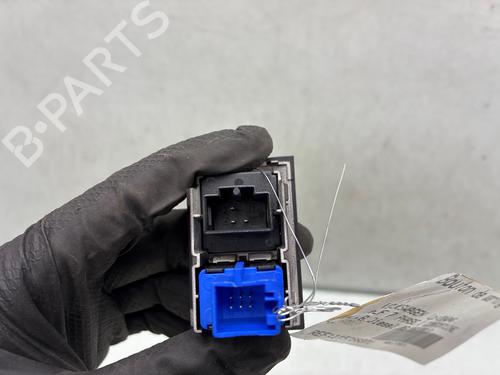 warning-switch-vw-golf-vii-5g1-bq1-be1-be2-2012-2013-2014-2015-2016-2017-2018-2019-2020-2021-37171562 main image