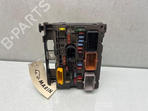 Used Fuse box Fuse box 39641435 39641435
