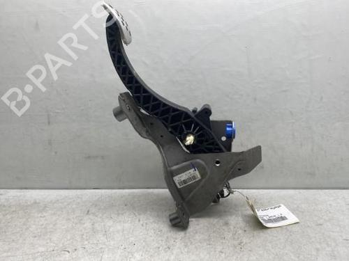Used Clutch pedal RENAULT MEGANE III Grandtour (KZ0/1) 1.5 dCi (KZ09, KZ0D, KZ1G, KZ29, KZ14, KZ1W, KZ10, KZ1F,... (110 hp) 19952536