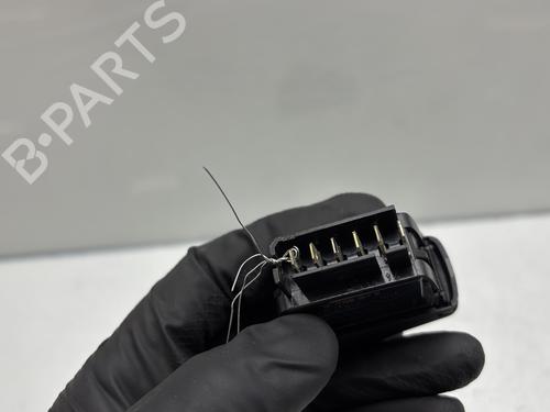 Right front window switch RENAULT CLIO II (BB_, CB_) 1.4 (B/CB0C, B/CB0S) | BP31115791I26