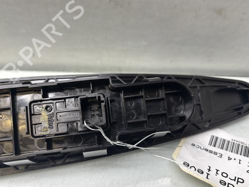 Used Right front window switch Right front window switch CITROËN C4 Coupe (LA_) 1.4 16V (88 hp) 33991501 33991501