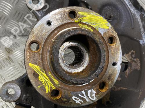 Used Left front steering knuckle PEUGEOT 3008 II SUV (MC_, MR_, MJ_, M4_) [2016-2025]  19975024