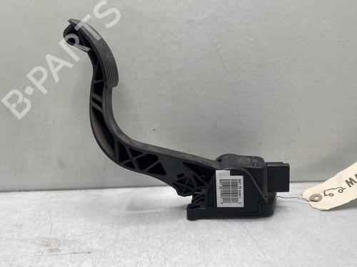 Pedal PEUGEOT 5008 (0U_, 0E_) 1.6 HDi (112 hp) 32063079
