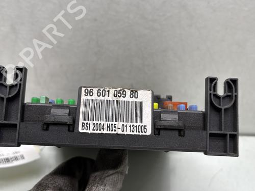 Used Fuse box Fuse box CITROËN C4 I (LC_) 1.6 HDi (90 hp) 28519310 28519310