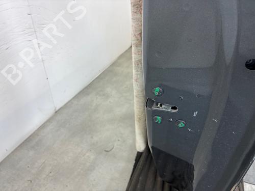 Used Right front door Right front door 38914909 38914909