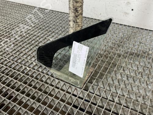 front-left-quarter-glass-renault-scenic-iii-jz01_-2008-2009-2010-2011-2012-2013-2014-2015-2016-32190482 main image