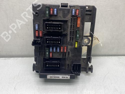 Used Fuse box PEUGEOT 206 CC (2D) 1.6 HDi 110 (109 hp) 29841617