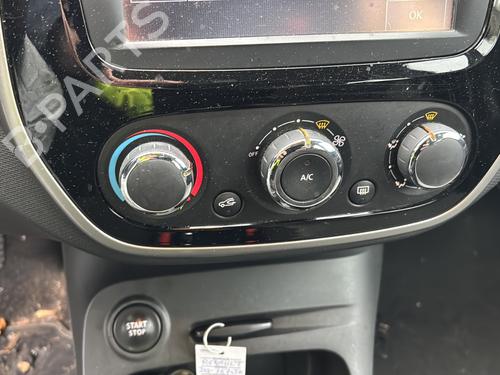 Instrument cluster RENAULT CAPTUR I (J5_, H5_) 0.9 TCe 90 | BP30461414C47