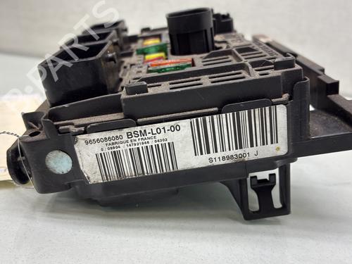 Used Fuse box Fuse box PEUGEOT 407 (6D_) 2.0 HDi 135 (6DRHRH, 6DRHRE, 6DRHRG, 6DRHRJ) (136 hp) 35896166 35896166