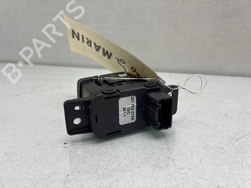 switch-renault-clio-v-b7_-2019-38066723 main image