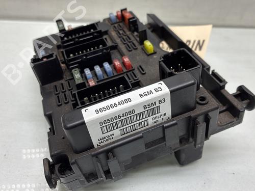 Used Fuse box Fuse box PEUGEOT 307 (3A/C) 1.6 HDi 110 (109 hp) 34477473 34477473