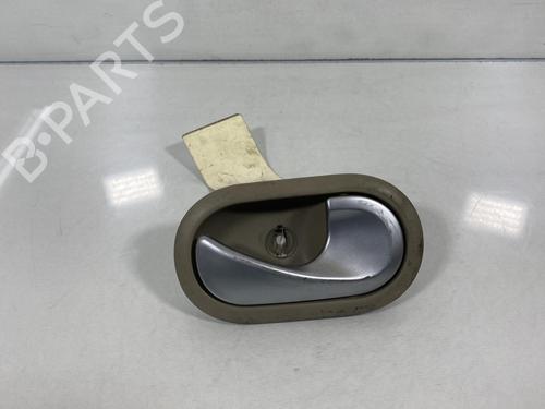 Used Front right interior door handle Front right interior door handle RENAULT MODUS / GRAND MODUS (F/JP0_) 1.5 dCi (FP0F, JP0F) (86 hp) 20018657 20018657