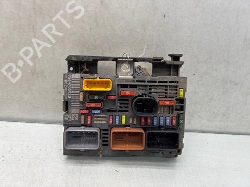 Used Fuse box Fuse box 37723470 37723470