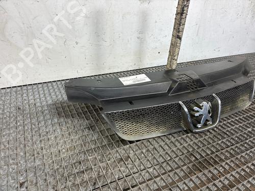 Used Grille Grille 36792616 36792616