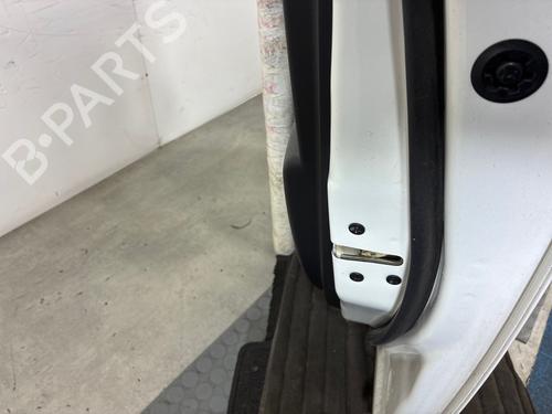 Used Right front door Right front door 38915262 38915262