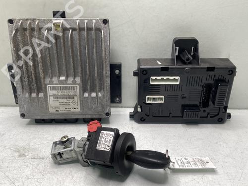 Used Electronic module RENAULT CLIO III (BR0/1, CR0/1) 1.5 dCi (BR17, CR17) (86 hp) 31831418