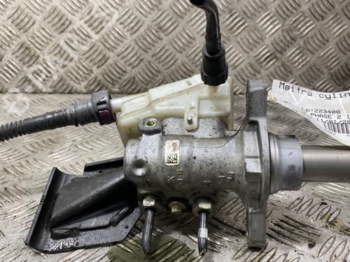 brake-master-cylinder-ford-c-max-ii-dxacb7-dxaceu-2010-2011-2012-2013-2014-2015-2016-2017-2018-2019-27657378 main image
