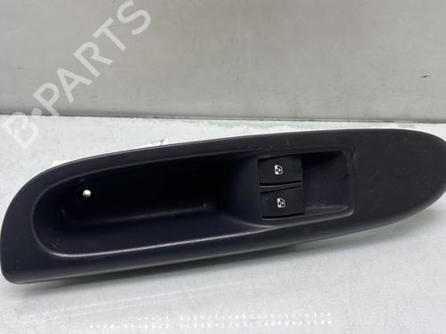 Used Left front window switch RENAULT CLIO II (BB_, CB_) 1.5 dCi (B/C2J) (68 hp) 31354465