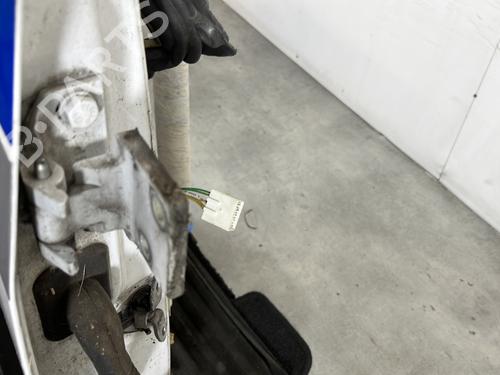 Used Right front door Right front door 28569179 28569179