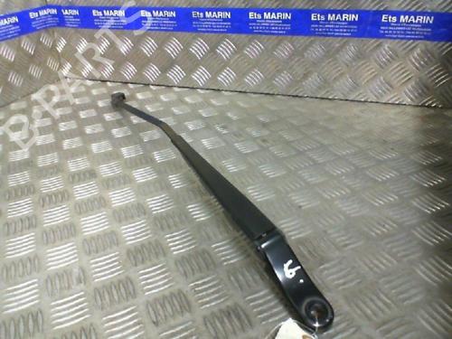 Used Front windshield wiper arm PEUGEOT 5008 (0U_, 0E_) 1.6 HDi (114 hp) 20019840