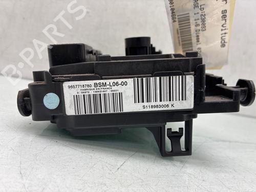 Used Fuse box Fuse box 37723596 37723596