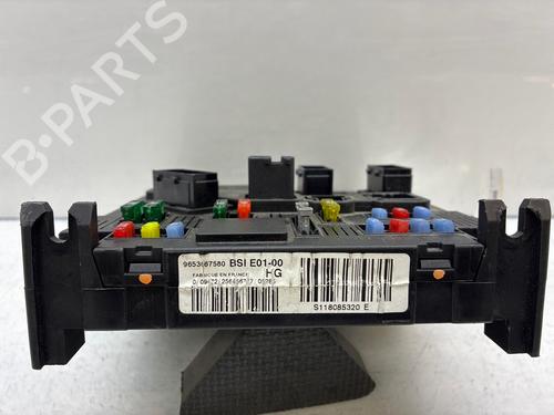 Used Fuse box Fuse box 38515121 38515121