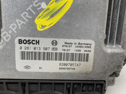 Used Electronic module RENAULT SCÉNIC II (JM0/1_) [2003-2010]  22694923