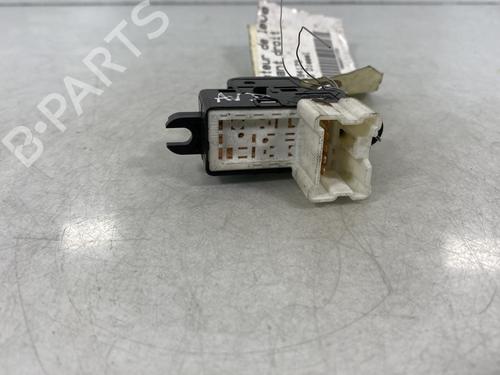 Used Right front window switch Right front window switch NISSAN MICRA III (K12) 1.5 dCi (86 hp) 20003442 20003442