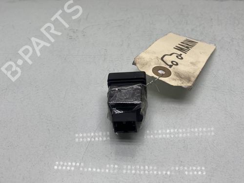 warning-switch-audi-a4-b9-avant-8w5-8wd-2015-29759305 main image