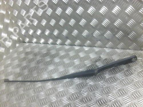 Used Front windshield wiper arm LANCIA Y (840_) 1.2 (840AA, 840AF1A) (60 hp) 21952126