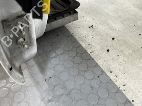 right-front-door-renault-twingo-ii-cn0_-2007-30777915 main image