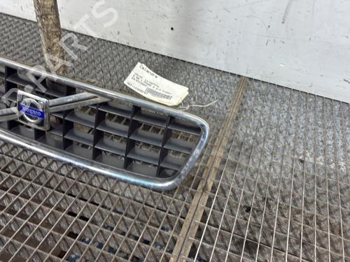 Used Grille Grille VOLVO S60 I (384) D5 (185 hp) 34561366 34561366