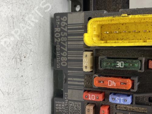 Fuse box CITROËN C5 III (RD_) 1.6 HDi 110 (RD9HL0, RD9HR8, RD9HRA) | BP31831369E1