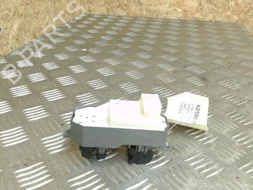 Used Left front window switch TOYOTA YARIS (_P13_) 1.4 D (NLP130_, NLP130) (90 hp) 21730005