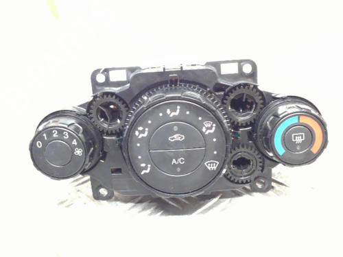 Used Climate control FORD FIESTA VI (CB1, CCN) 1.4 TDCi (68 hp) 21750678
